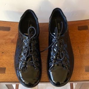 Dress up from France: Ecco black patent leather